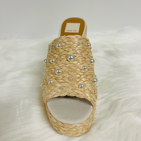 Dolce Vita Elora Pearl Light Natural Raffia Platform Slide Sandals In Tan - Picture 9 of 14